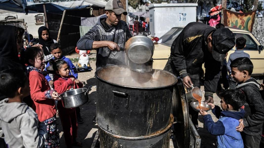 Gazze'ye gıda yardımının ulaştırılamaması halkı çaresiz bırakıyor 7