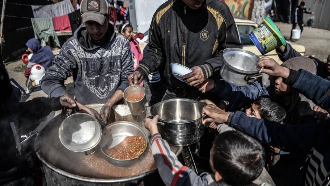 Gazze'ye gıda yardımının ulaştırılamaması halkı çaresiz bırakıyor 9