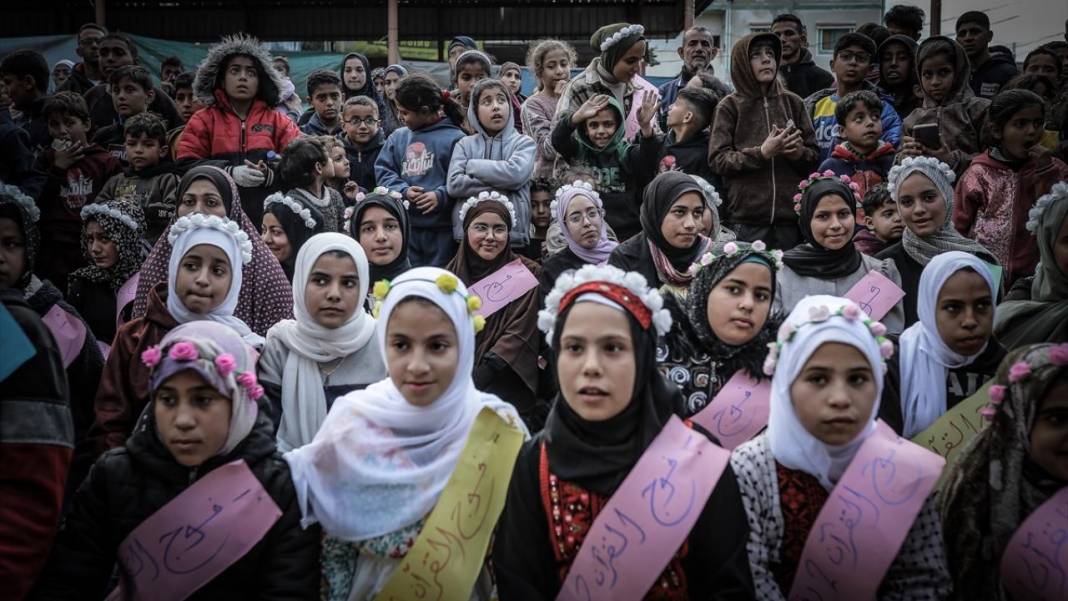 Gazze'de Kur'an ezberi yapan kız öğrenciler için tören yapıldı 6