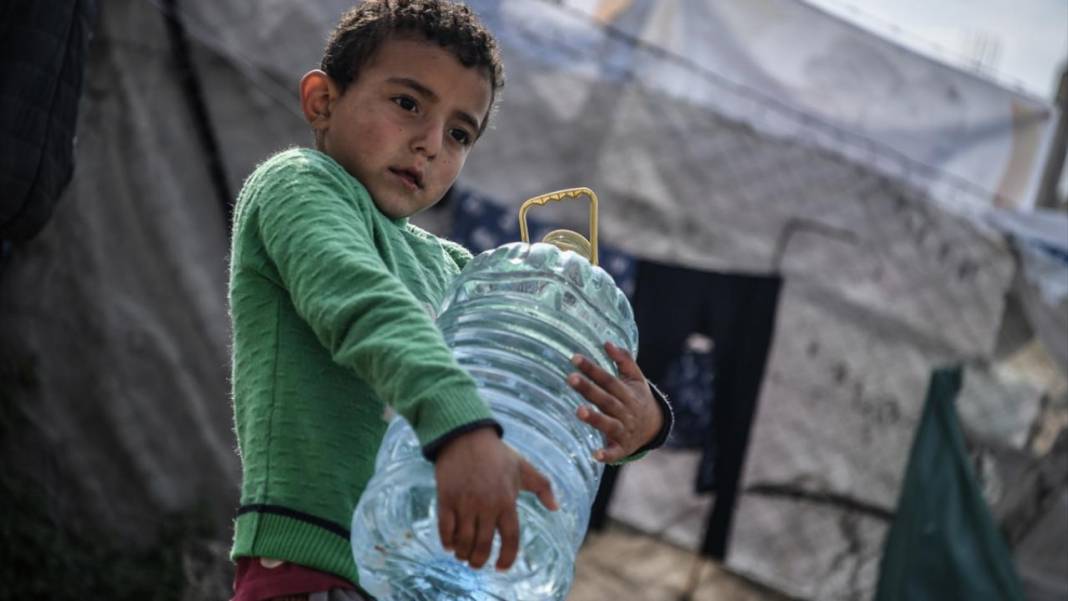 israil saldırıları altındaki Gazze'de yaşamın zorluğunu anlatan kareler 1