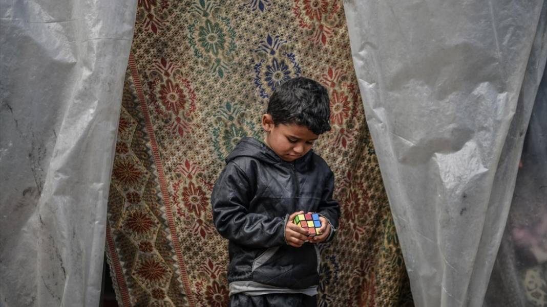 israil saldırıları altındaki Gazze'de yaşamın zorluğunu anlatan kareler 10