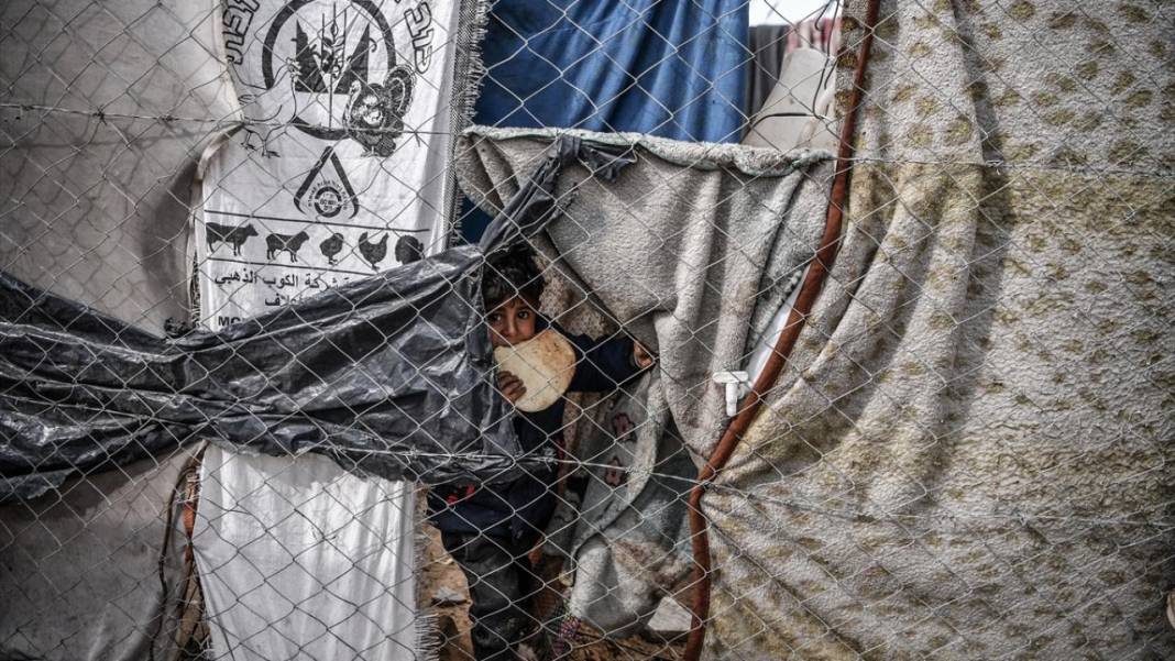 israil saldırıları altındaki Gazze'de yaşamın zorluğunu anlatan kareler 13