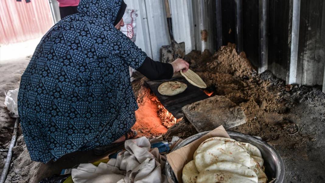 israil saldırıları altındaki Gazze'de yaşamın zorluğunu anlatan kareler 2