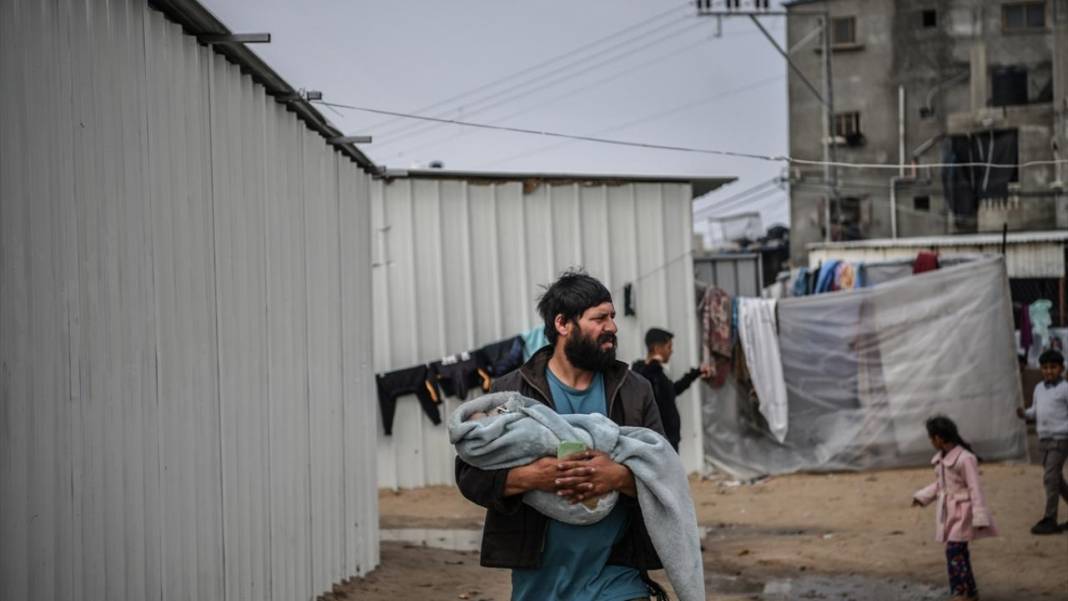 israil saldırıları altındaki Gazze'de yaşamın zorluğunu anlatan kareler 3