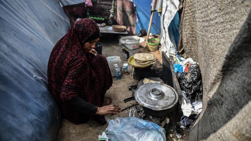 israil saldırıları altındaki Gazze'de yaşamın zorluğunu anlatan kareler 9