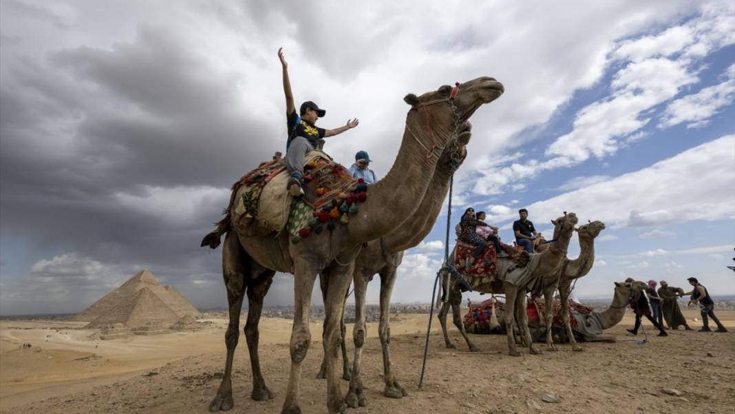 Mısır'da turistlerin çekim noktası: Giza piramitleri 2