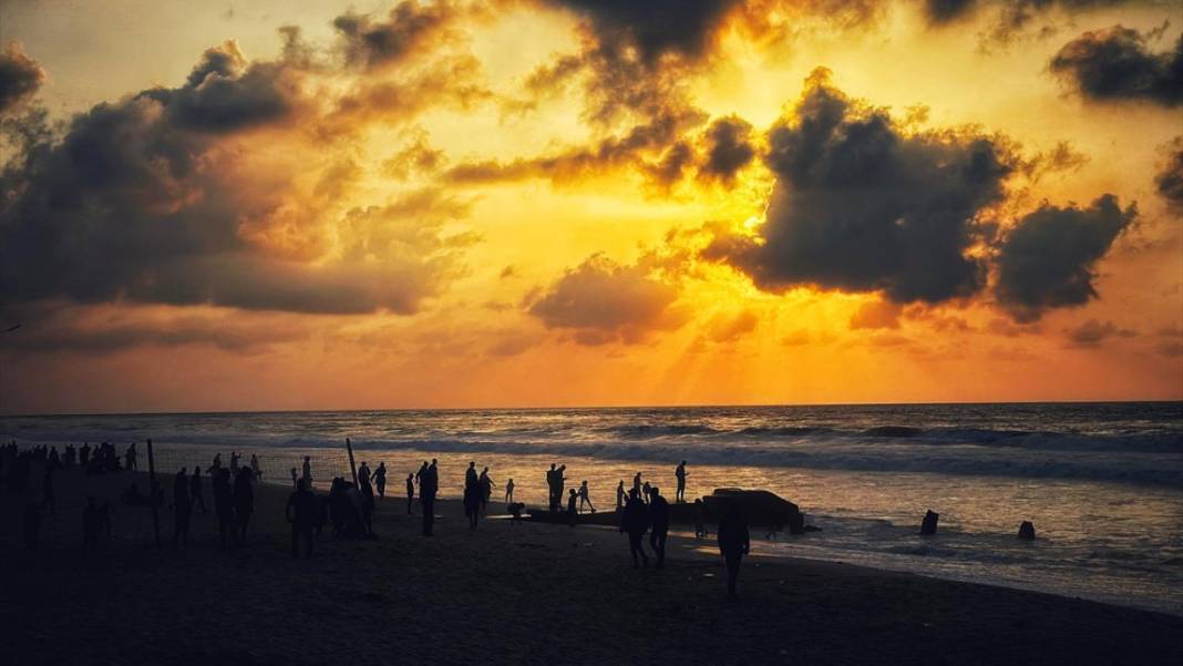 Gazze'de hüzün ve gün batımı 1