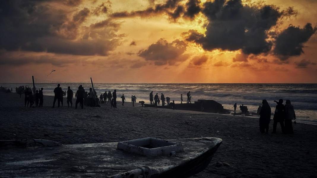 Gazze'de hüzün ve gün batımı 12