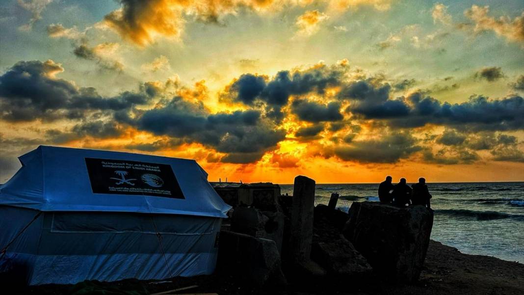 Gazze'de hüzün ve gün batımı 2