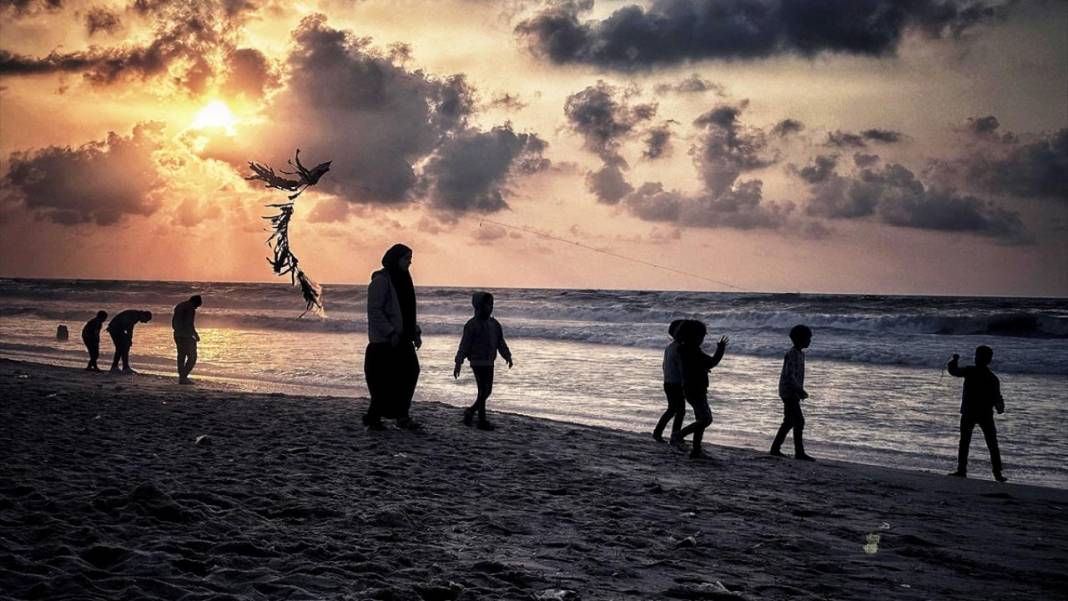 Gazze'de hüzün ve gün batımı 4