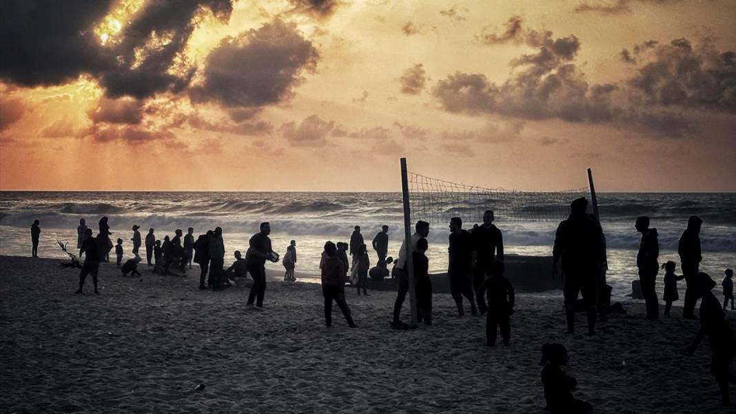 Gazze'de hüzün ve gün batımı 5