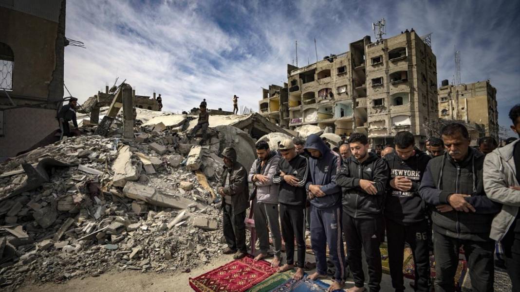 Filistinliler imanlarıyla katiller sürüsü israile direniyor 17