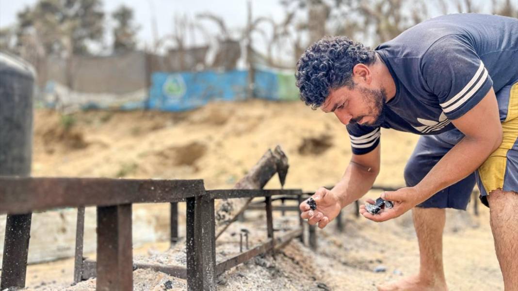 Gazzeli Ahmed, deniz suyunu basit imkanlarla arıtmaya çalışıyor 1