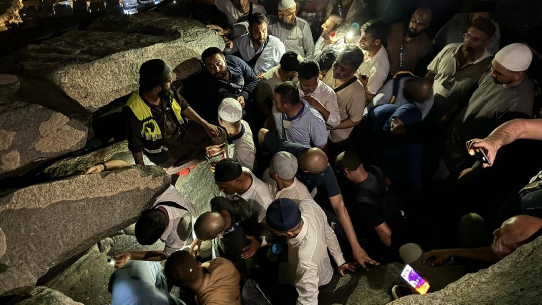 İlk vahyin geldiği Nur Dağı hacı adayların akınına uğruyor 10