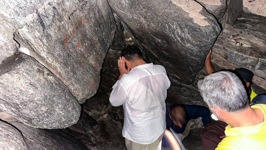 İlk vahyin geldiği Nur Dağı hacı adayların akınına uğruyor 3