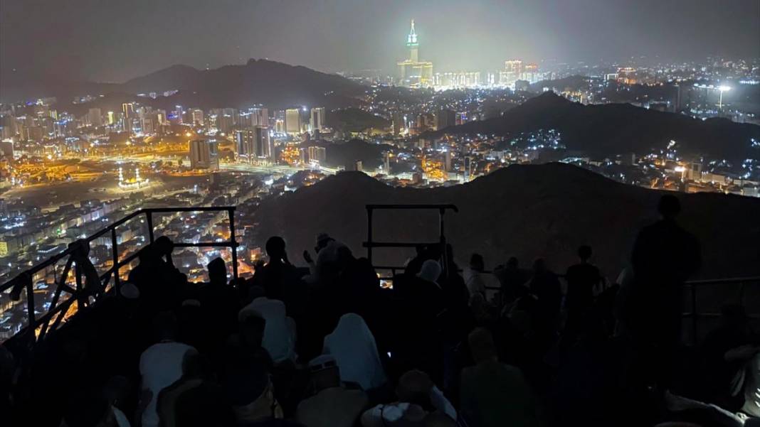 İlk vahyin geldiği Nur Dağı hacı adayların akınına uğruyor 4