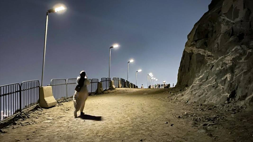 İlk vahyin geldiği Nur Dağı hacı adayların akınına uğruyor 5