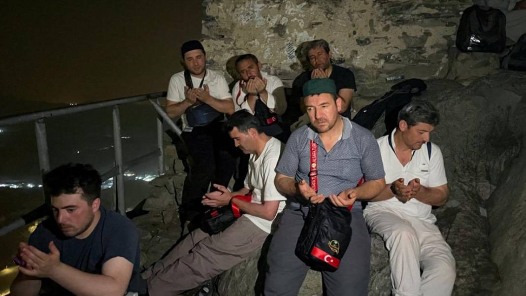 İlk vahyin geldiği Nur Dağı hacı adayların akınına uğruyor 7