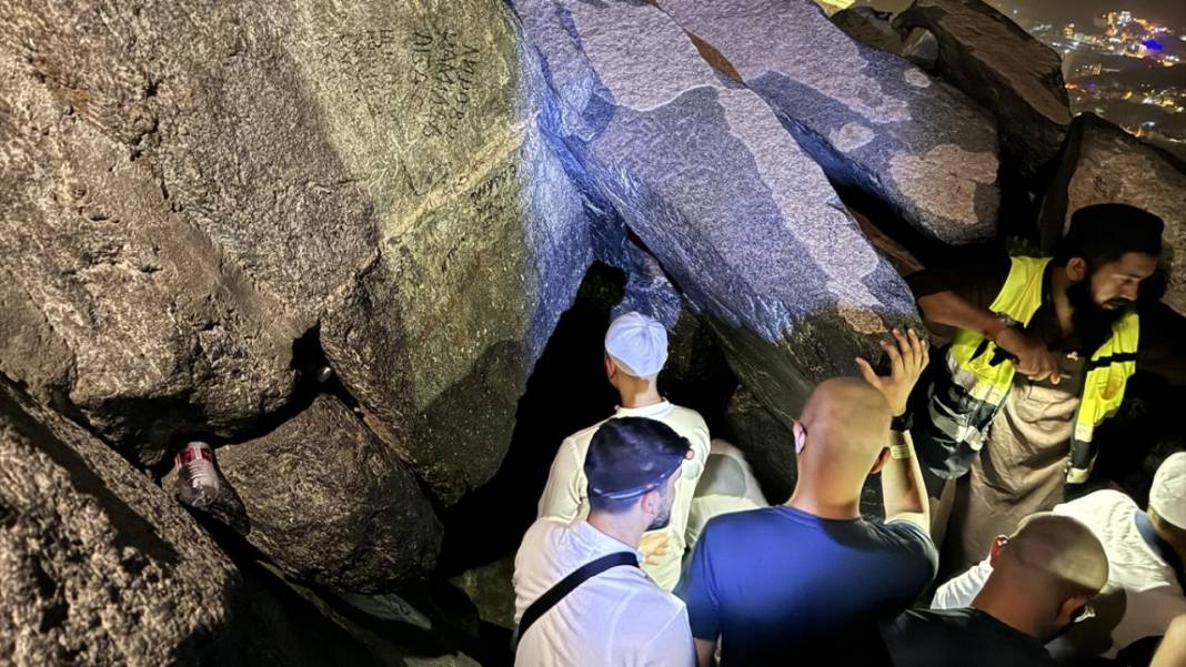 İlk vahyin geldiği Nur Dağı hacı adayların akınına uğruyor 9