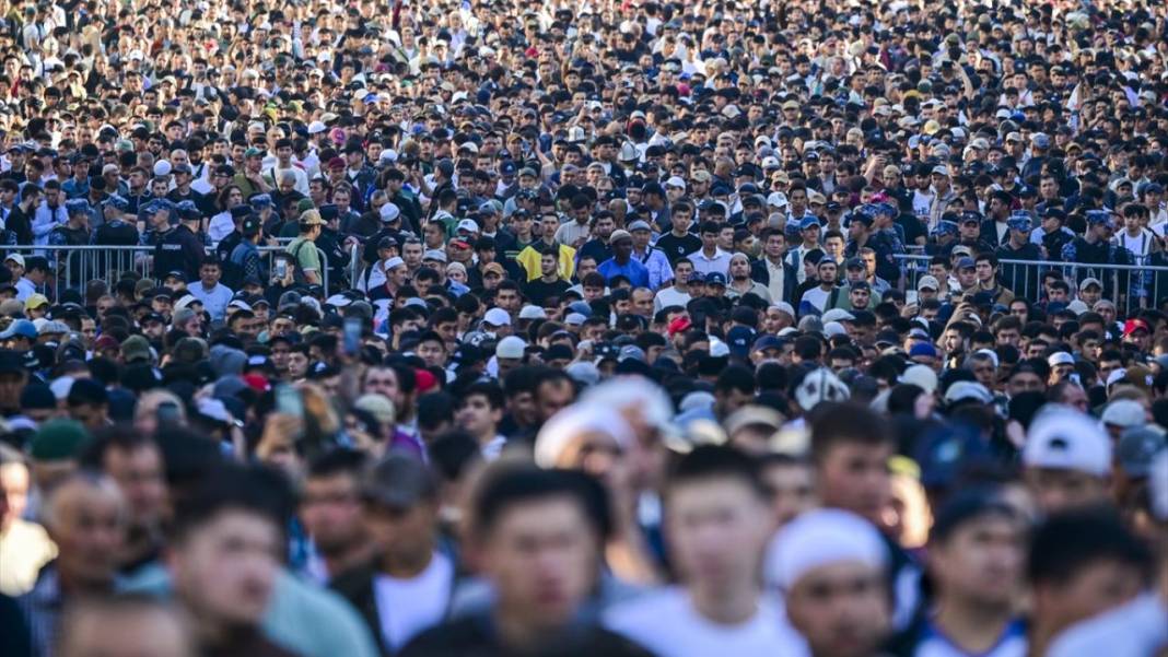 Rusya'da Kurban Bayram namazı coşkusu camilerden sokaklara taştı 10