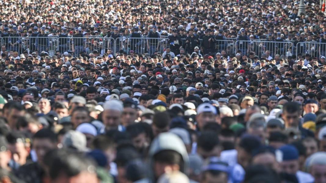 Rusya'da Kurban Bayram namazı coşkusu camilerden sokaklara taştı 8