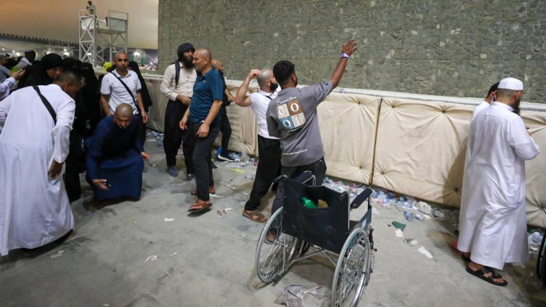 Hacılar şeytan taşlamaya devam ediyor 6