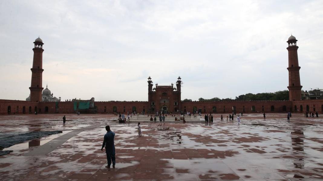 Pakistan'ın 'Padişah Cami'si 10