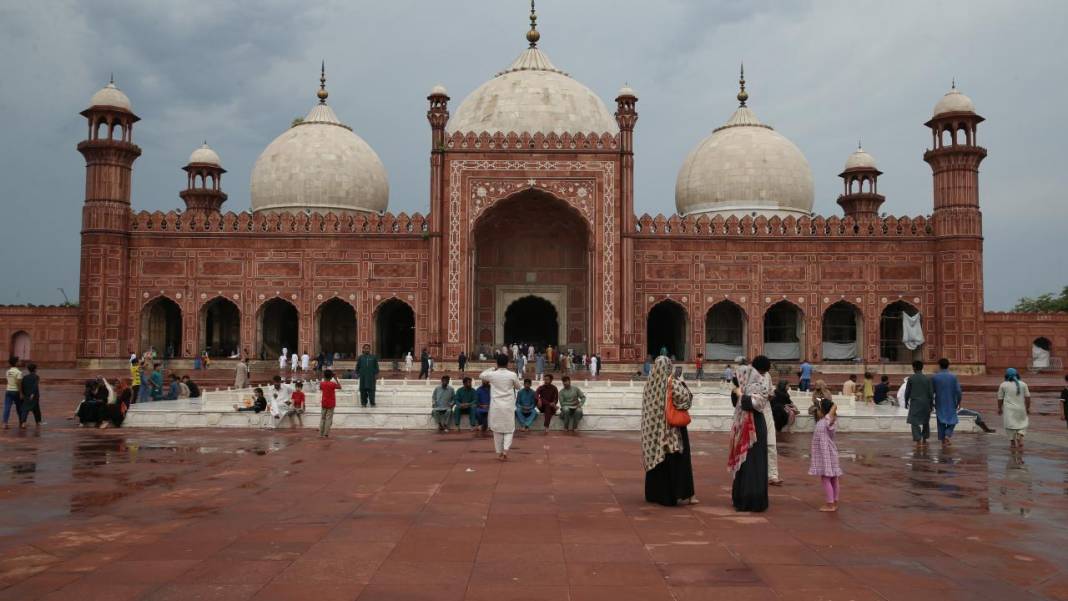 Pakistan'ın 'Padişah Cami'si 5