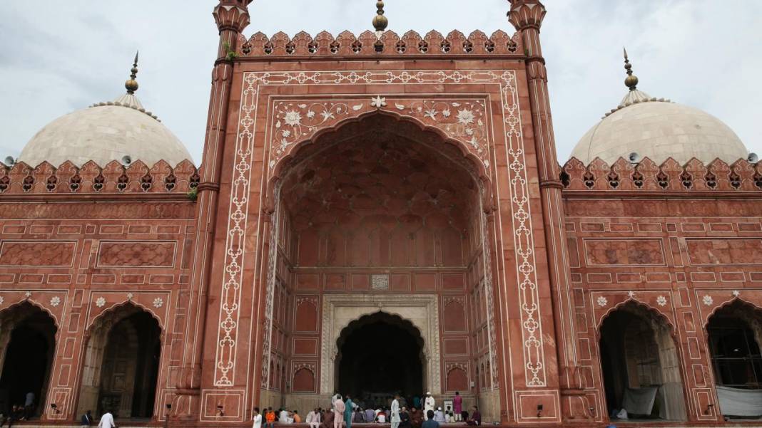 Pakistan'ın 'Padişah Cami'si 8