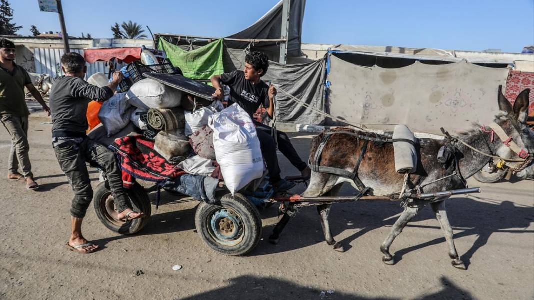 Gazzeliler yine göç yolunda: Zulüm katlanarak devam ediyor 23