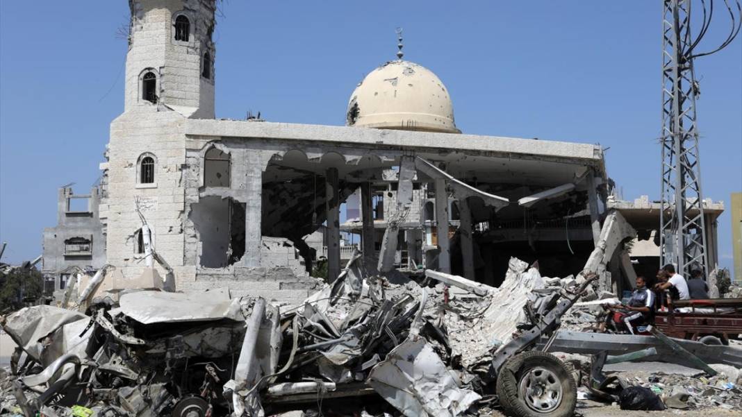 Gazze Şeridi’nde birçok cami harabeye döndü 1