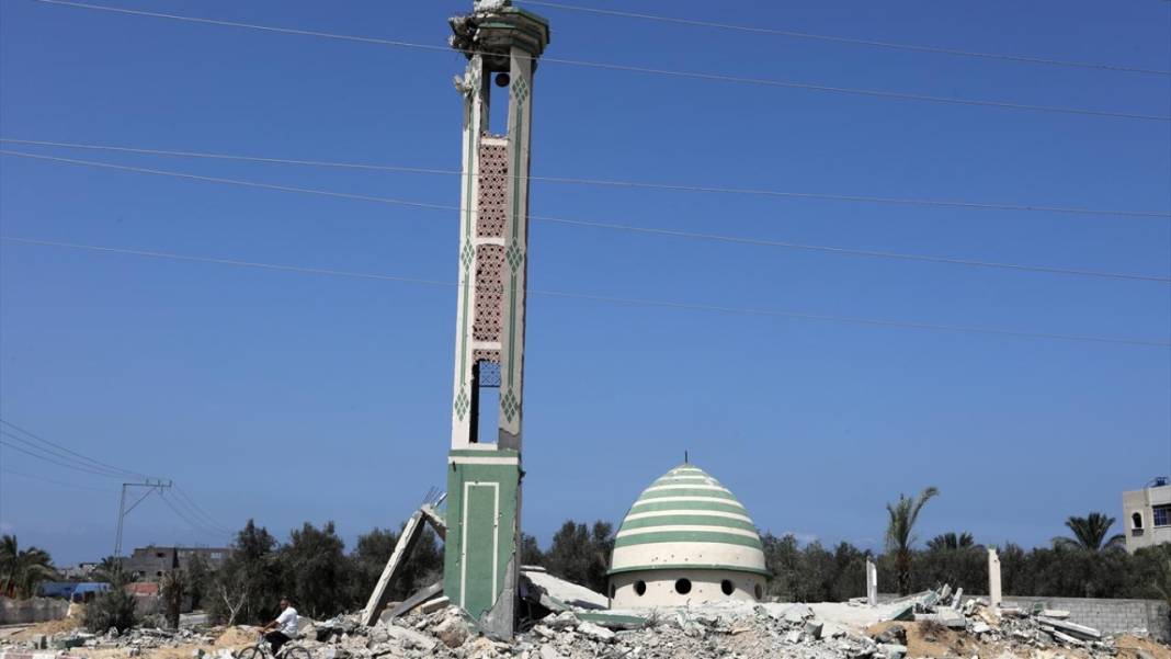 Gazze Şeridi’nde birçok cami harabeye döndü 10