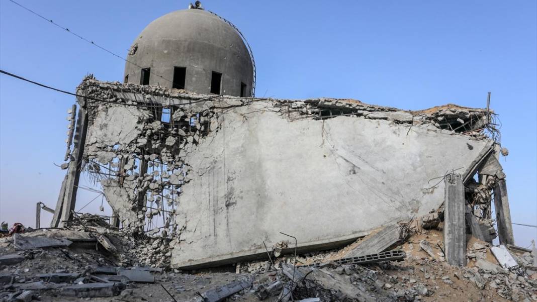 Gazze Şeridi’nde birçok cami harabeye döndü 11