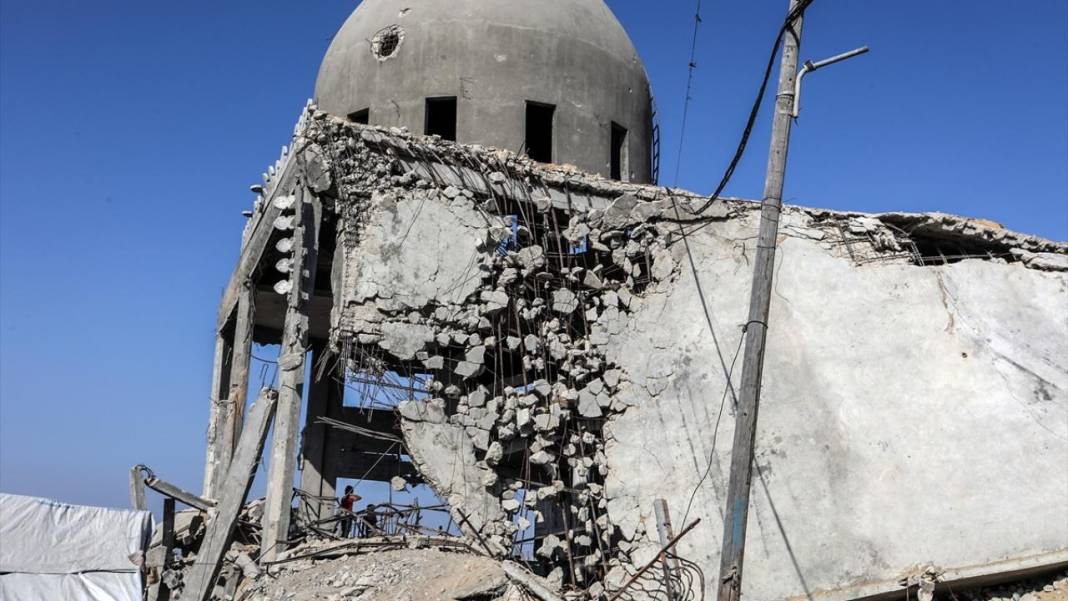 Gazze Şeridi’nde birçok cami harabeye döndü 12