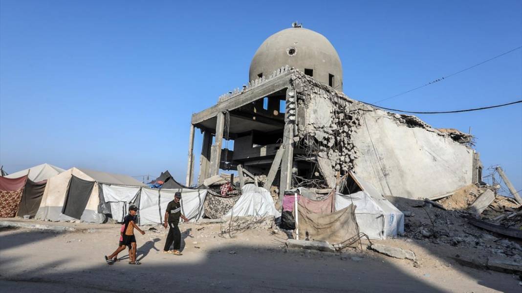 Gazze Şeridi’nde birçok cami harabeye döndü 13
