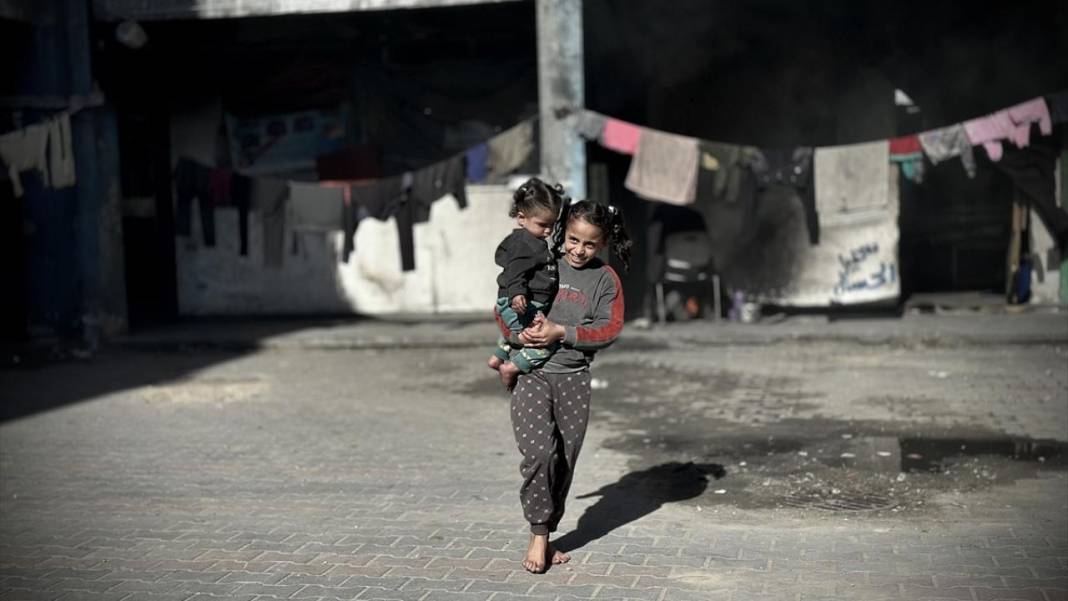 Elleri öpülesi Gazzeli çocuklar 10