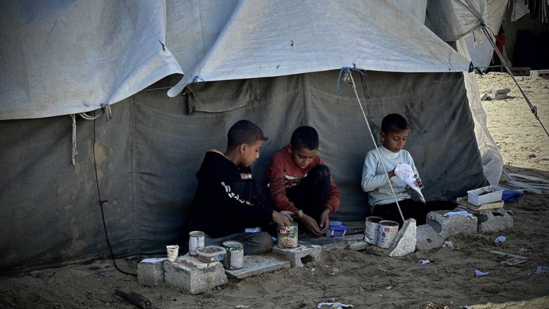 Elleri öpülesi Gazzeli çocuklar 17