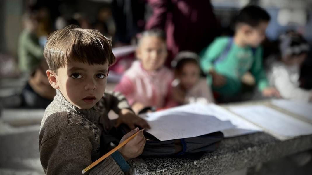 Elleri öpülesi Gazzeli çocuklar 22