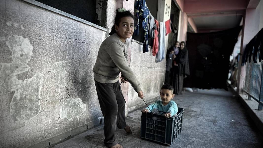 Elleri öpülesi Gazzeli çocuklar 6