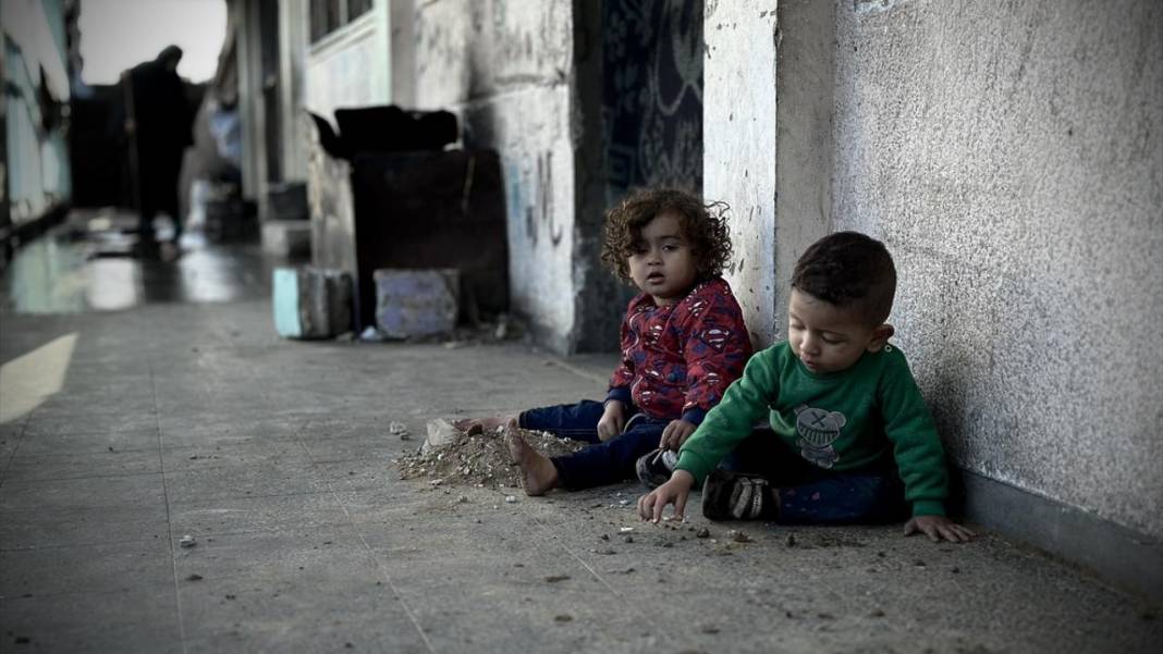 Elleri öpülesi Gazzeli çocuklar 7