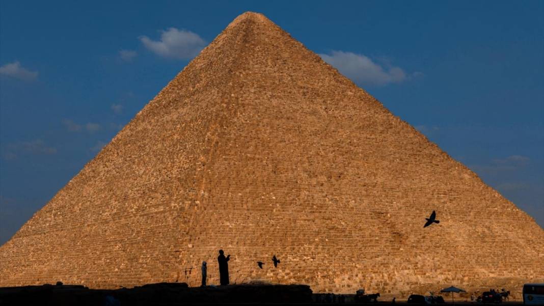 Mısır'ın Giza piramitleri 15