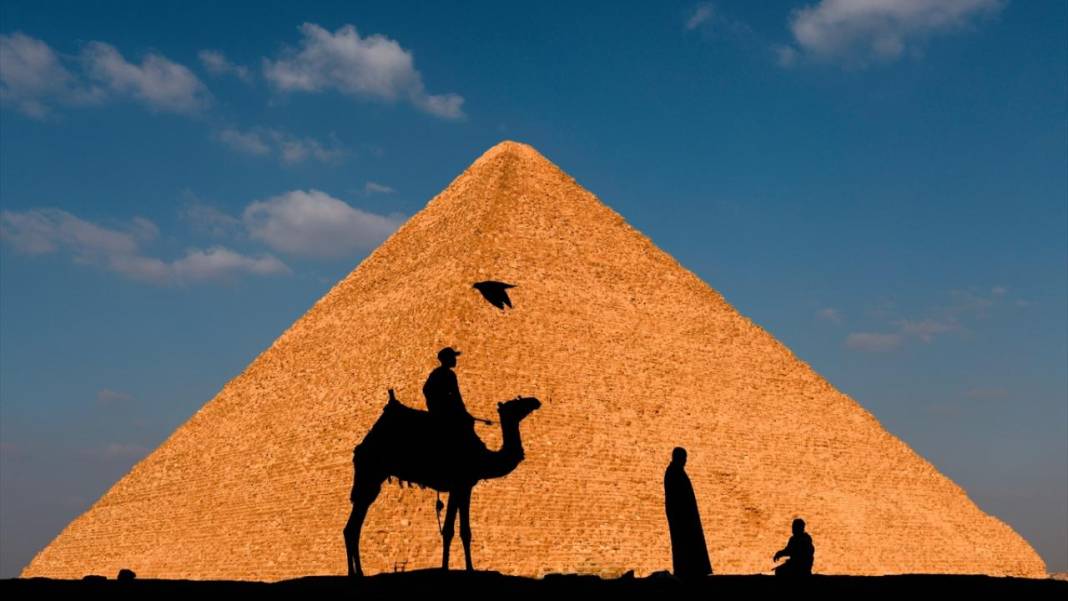 Mısır'ın Giza piramitleri 3