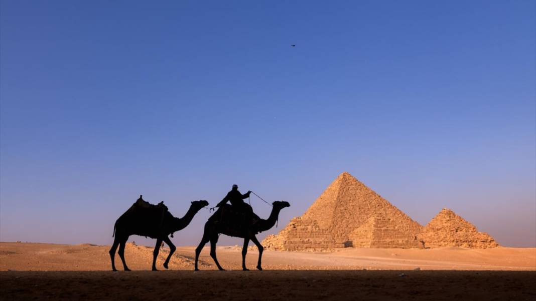 Mısır'ın Giza piramitleri 6