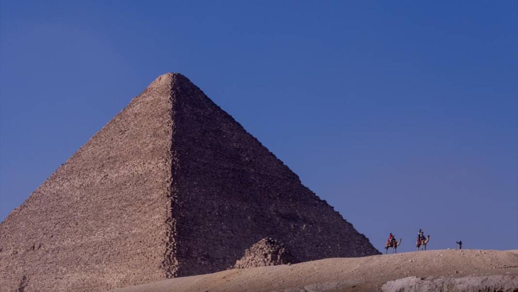 Mısır'ın Giza piramitleri 8