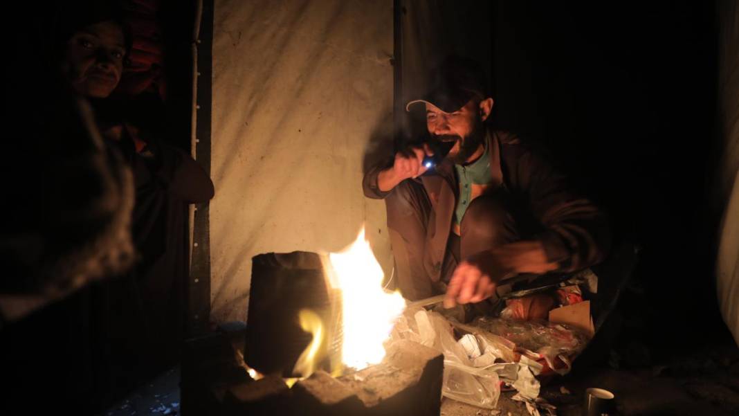 israilin karanlığa gömdüğü Gazze'de günlük yaşam 12