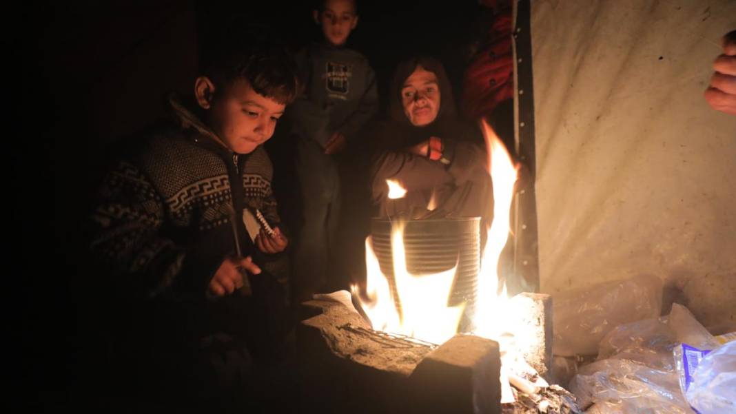 israilin karanlığa gömdüğü Gazze'de günlük yaşam 13