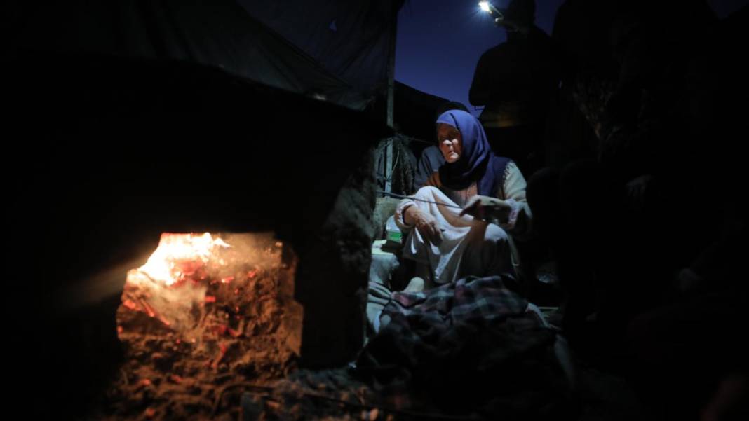 israilin karanlığa gömdüğü Gazze'de günlük yaşam 5