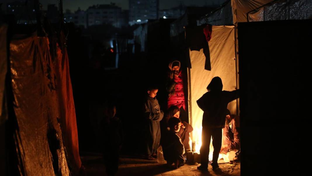 israilin karanlığa gömdüğü Gazze'de günlük yaşam 6