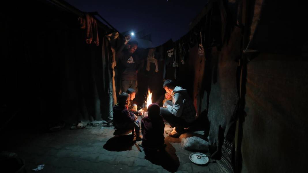 israilin karanlığa gömdüğü Gazze'de günlük yaşam 9
