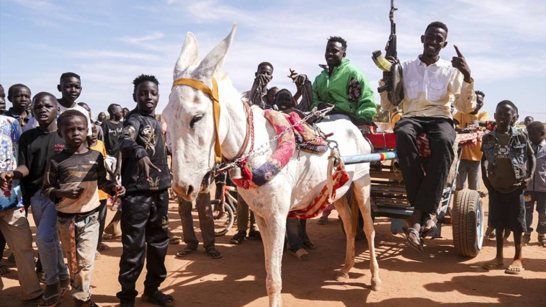 Sudan'da savaşın gölgesinde çocuklar 12